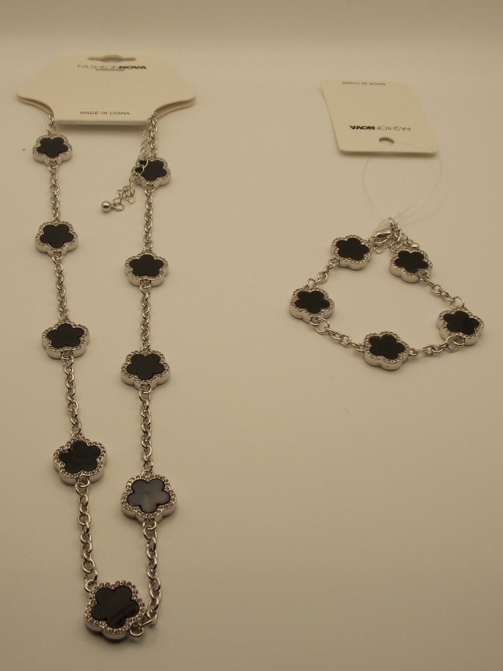 NWT-Clover Bracelet and Necklace Set